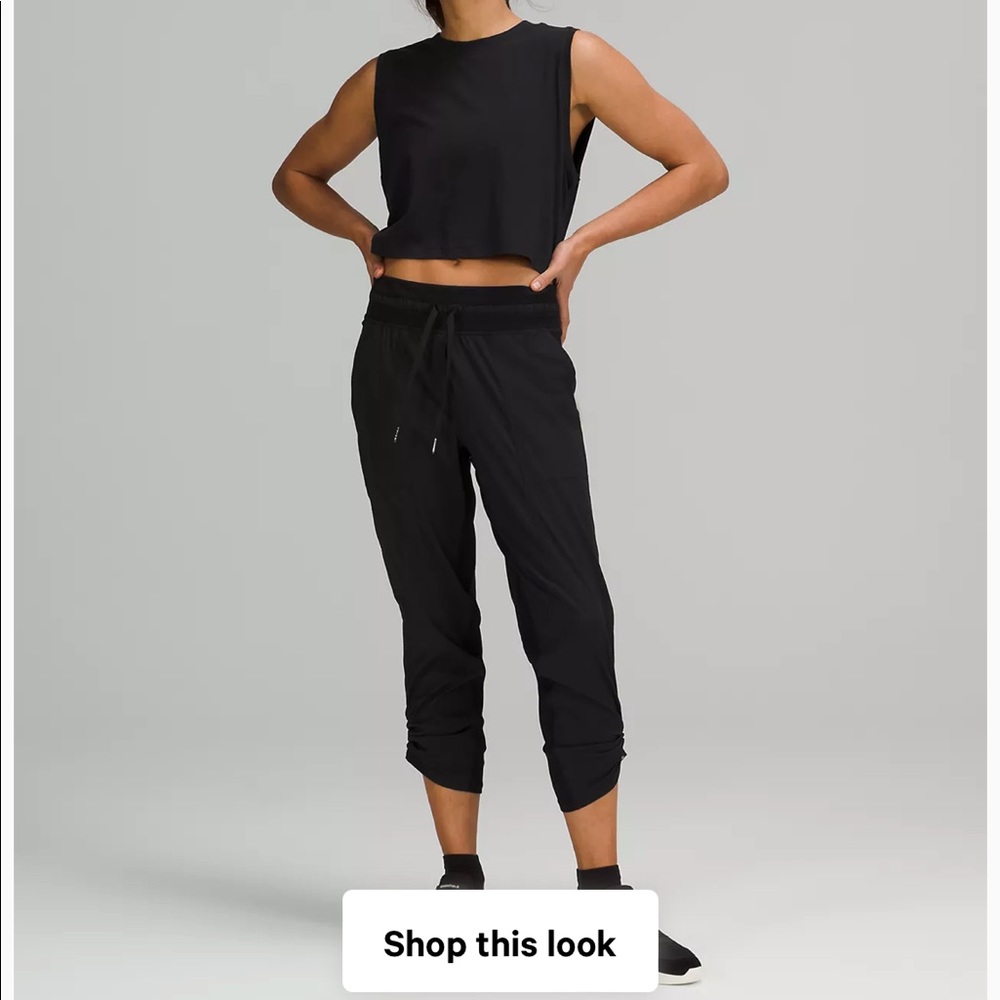 Lululemon Black Crop Size 10 Dance Studio